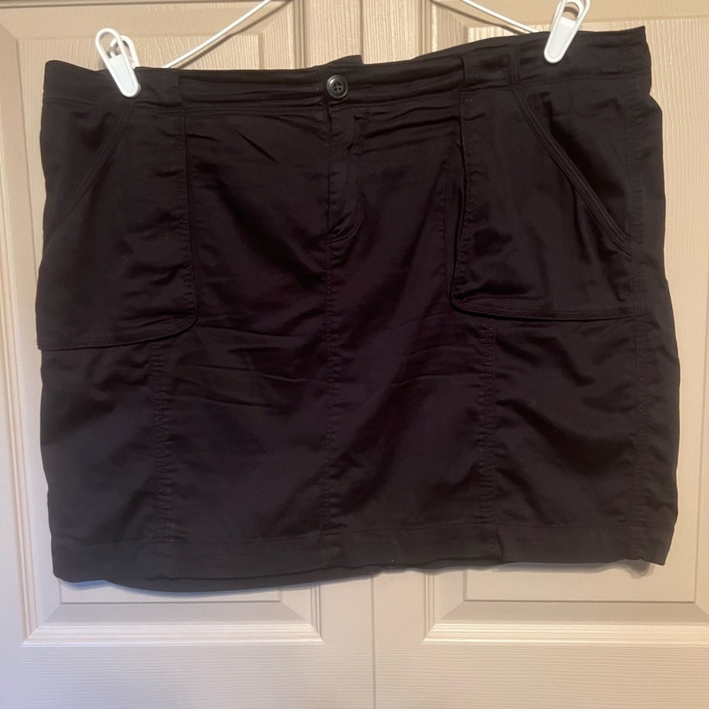 Old Navy Black Skirt with Pockets